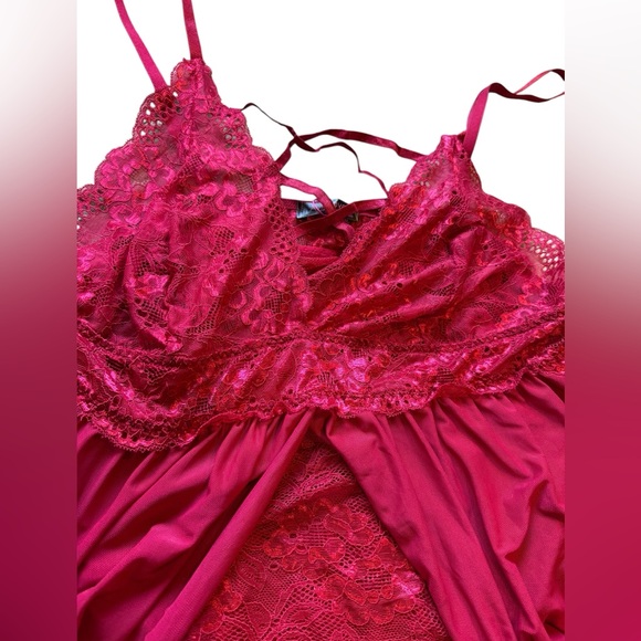 Beautiful Red Women’s Lingerie - Picture 4 of 7